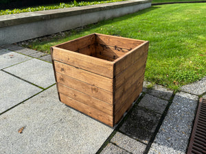 HB108 - Large Berwick Planter