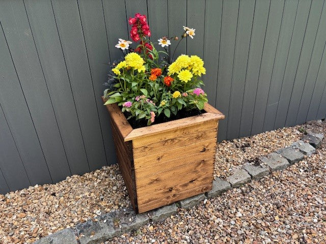 HB216 - Large Windsor Planter