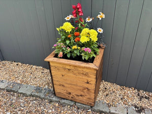 HB216 - Large Windsor Planter