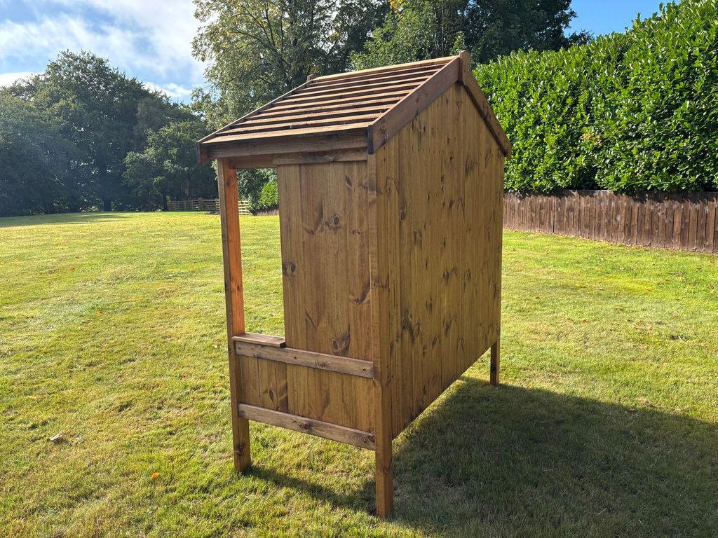 HB322 - Imperial Three Seater Arbour