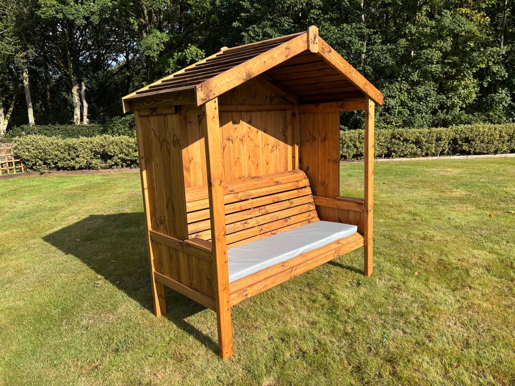 HB322 - Imperial Three Seater Arbour