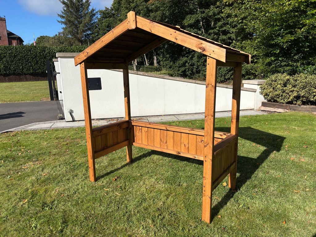 HB323 - Imperial BBQ Shelter